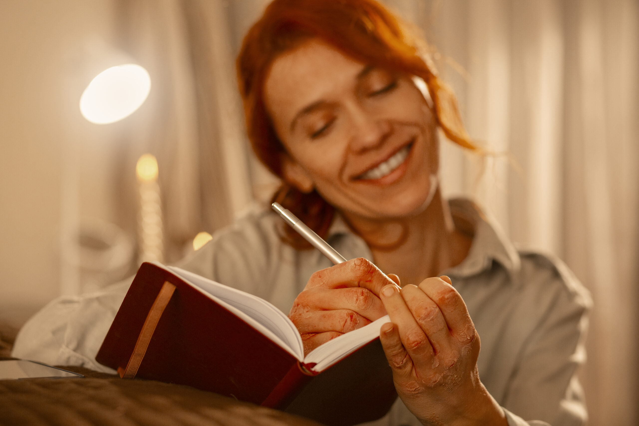 mulher de fé, hábitos cristãos, como ouvir a voz de Deus, vida com Deus, oração feminina, mulher de oração, devocional da manhã, oração feminina, versículos para mulheres, força na Bíblia